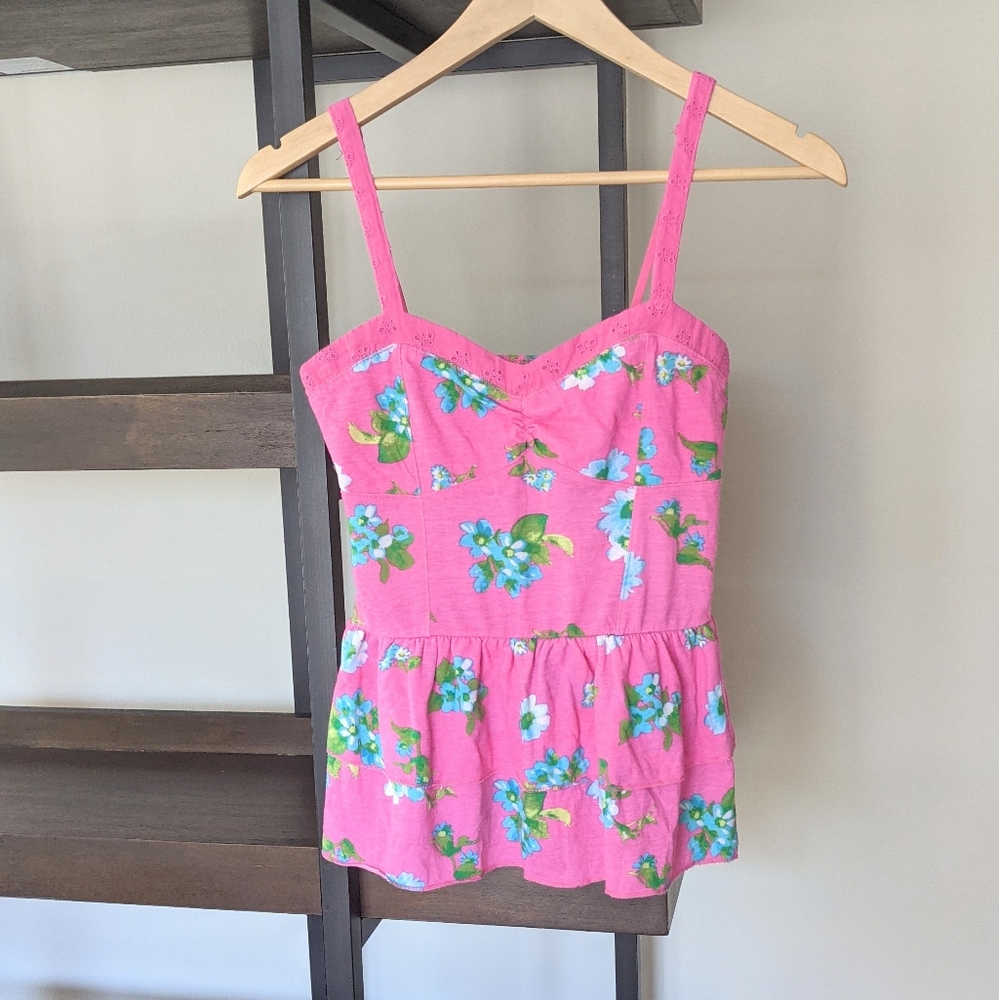 ➺ FREE with any purchase ➺ Aeropostale • Pink Floral Ruffle Top